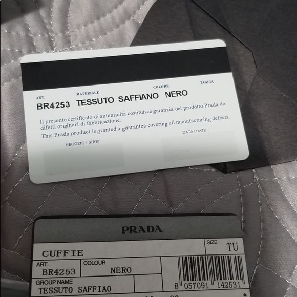 Prada purse - Picture 2 of 6